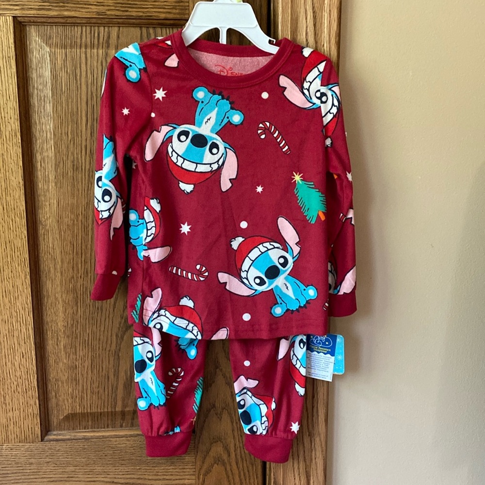 Disney Lilo And Stitch 2-Piece Christmas Pajama Set